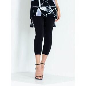 Women's Black Capri Leggings Size M Cropped NWT Artex Fashions